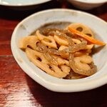宗平 - お通し　350円（蓮根のきんぴら風）
