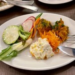 炭焼き＆WINE　利三郎 - 国分寺小坂農園の農家サラダ、野菜の前菜4種盛り合わせ