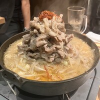 焼肉 にくなべ屋 神戸びいどろ 北野坂店 - 