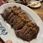 羊肉炭火焼 肉汁屋 - 
