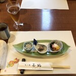 喜福 - 潮さいコース（前菜、小鉢、焼魚、エビフライ、茶碗蒸し、にぎり五種盛り、赤だし、漬物、デザート）：３７４０円の前菜