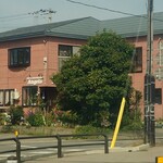 エンジェルズ - 外観、遠めから。