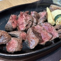 肉寿司 肉和食 KINTAN コレド室町 - ランチコースに、ランチメニューを追加してもいいタイミングで差し込んでくれます。