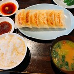 野方餃子 - 焼き餃子セット(ご飯、味噌汁、焼き餃子6個、漬物)
