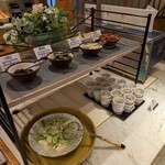 ルシアン - 苔いなご、野沢菜、キャベツ、梅干、冷奴、納豆