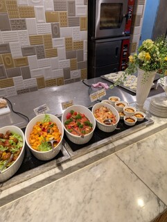 ルシアン - 海老チリ、グリルチキンハーブ、ラザニア、グラタン