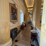 Le Café de L'Odéon - 回廊にも客席