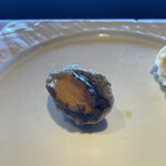 海の見えるカウンター寿司 鮨屋台 - アワビ　動いてる！