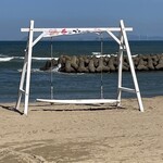 海の見えるカウンター寿司 鮨屋台 - ブランコが10個もある！