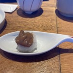 海の見えるカウンター寿司 鮨屋台 - 塩辛軍艦　　