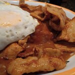 カレーとハンバーグの店 バーグ - スタミナカレー焼玉子入り