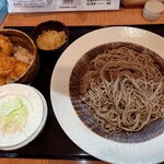 手打蕎麦 たじま - Aセット(もり、イカ天丼) 1,350円(税込)、天かす