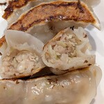 大阪王将 - 大阪王将 東京日本橋店 元祖焼餃子 断面