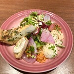 フタツボシ - ・ベーコンとほうれん草のキッシュ（追加）
      ・マルカルポーネチーズのカナッペ
      ・ブリの味噌ネギ
      ・キャロットラペ
      ・粒マスタードのポテトサラダ
      ・蒸し鶏のスイートチリマリネ
      ・海老のケイジャンマリネ