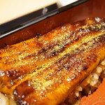 うなぎ すみの坊 - 山椒のマイルドな香りで引き締まる旨さ