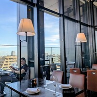 R restaurant & bar - 