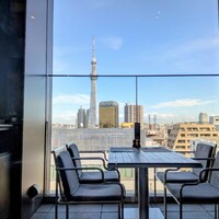 R restaurant & bar - 