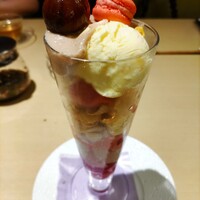 日本料理　「十二颯」 ヒルトン東京 - 栗とラズベリーのパフェ