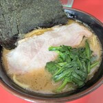 横浜ラーメン 田上家 - 海苔ましになってます