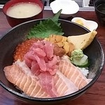 海鮮丼 大江戸 築地市場内店 - 丼！！！