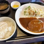 キッチンなかがわ - デミグラスソースハンバーグ定食1050円