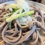 角萬 - 肉せいろ　麺拡大