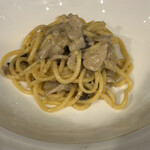 おのひづめ - 自家製パスタ。マイタケと香茸