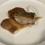 おのひづめ - さんまのピザ。サクラでスモークしてる