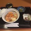個室和食 膳
