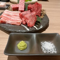 近江うし 焼肉 にくTATSU 青山本店 - 