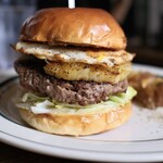 ザ・コーナー ハンバーガー＆サルーン - 