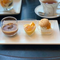 ブッフェアンドカフェ スロープサイドダイナー ザクロ - 