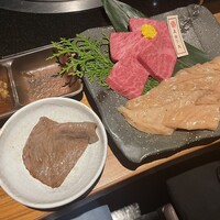 神戸牛焼肉 石田屋。Hanareの上 - 