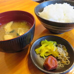 舞子 串の助 - 御飯＆味噌汁＆お漬物