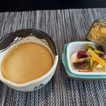 日本料理 華暦 - 秋の実クリームチーズ　桃源餅　黒蜜