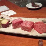 ステーキハウス ミディアムレア - お肉