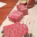 ステーキハウス ミディアムレア - お肉