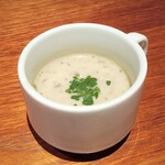 ステーキハウス ミディアムレア - 茸のポタージュ
