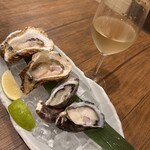 Oyster & Smoked Bar Sango - 