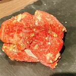 ホルモン コウ - 異常に美味しかったのがコレ！本日のおすすめの赤身角切り。2800円以上の価値。柔らか過ぎる。