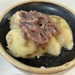 鳥椿 - で、その上に塩辛乗せる。サイコーの味