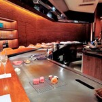 ステーキハウス ミディアムレア - 店内