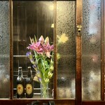 土手の伊勢屋 - 店内1