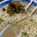 ラーメン箕輪家 - 辛子高菜もあって嬉しい