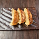 AKIHA麺屋 粋翔 - 今日は『餃子』3個。