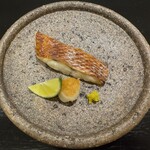 島津 - アカムツのタレ焼き　◎
      付け合わせに1年寝かせた自家製柚子胡椒