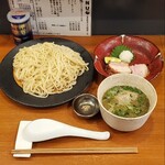 自家製手もみ麺 鈴ノ木 - 秋刀魚煮干つけ麺(塩)