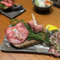 炭火焼肉 牛仁 一番町本店 - 