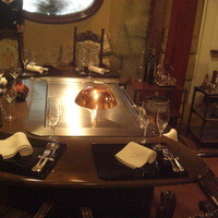 銀座うかい亭 - 個室は２部屋分を繋げてセッティング