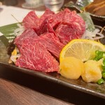 地どりと旬彩 きらく 季樂 - 霜降り馬刺し